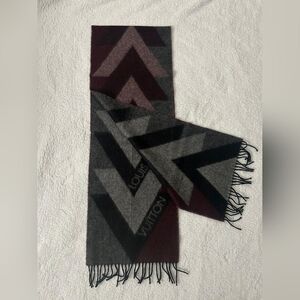 Louis Vuitton Men's Chevron Scarf in Gray and Burgundy